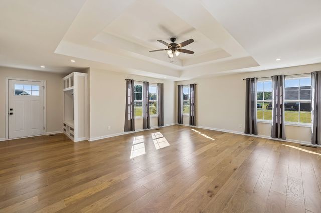 53 Morgan Rd, Lafayette, TN 37083