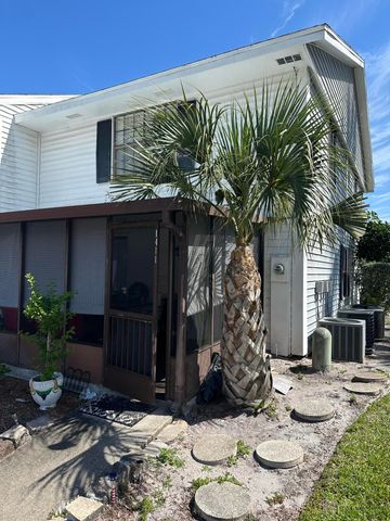 1411 Manor Drive NE, Palm Bay, FL 32905