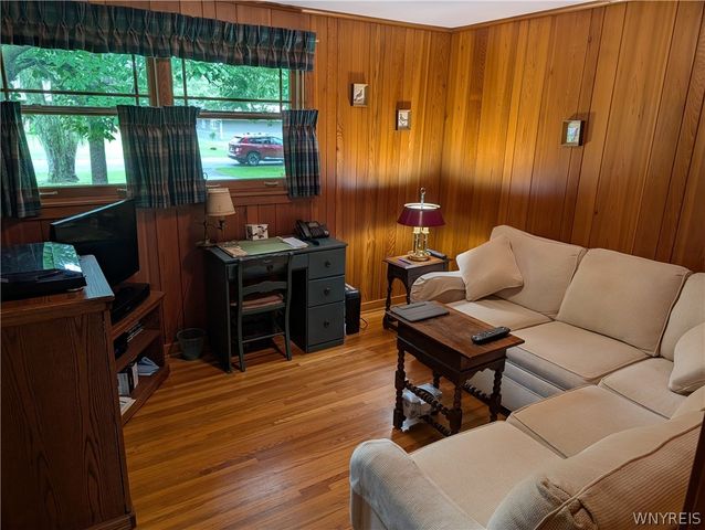 8325 Vernon Circle, Clarence, NY 14221