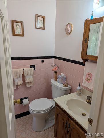 8325 Vernon Circle, Clarence, NY 14221