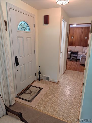 8325 Vernon Circle, Clarence, NY 14221