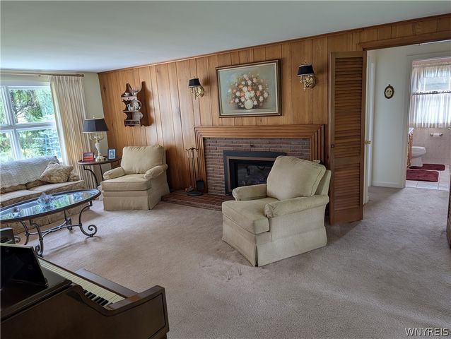 8325 Vernon Circle, Clarence, NY 14221