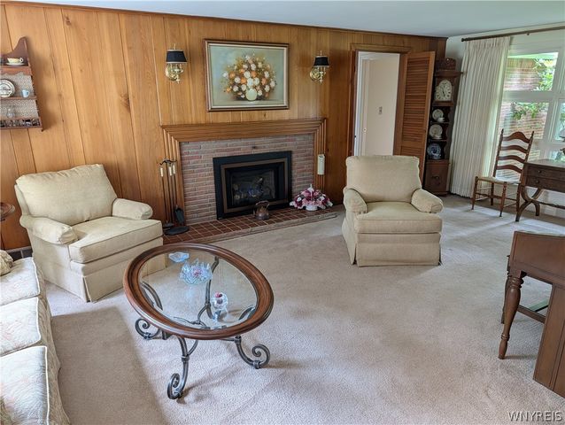 8325 Vernon Circle, Clarence, NY 14221