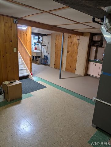8325 Vernon Circle, Clarence, NY 14221