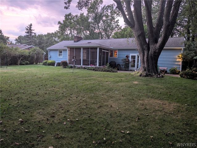 8325 Vernon Circle, Clarence, NY 14221