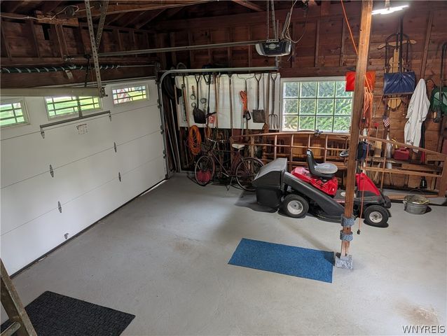 8325 Vernon Circle, Clarence, NY 14221