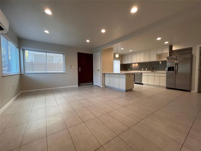 8905 Tronewood DR B, Austin, TX 78758