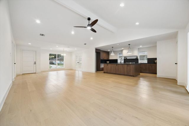 6110 Yarwell Drive, Houston, TX 77096