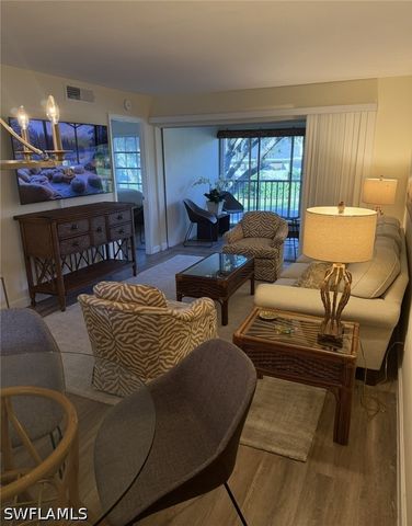 1900 Alamanda DR 202, Naples, FL 34102