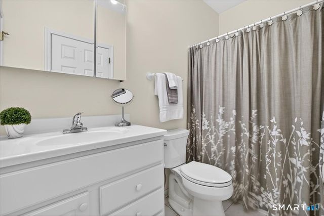 500 Elm Street 13-6, North Haven, CT 06473