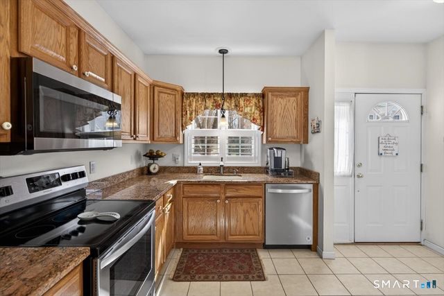 500 Elm Street 13-6, North Haven, CT 06473