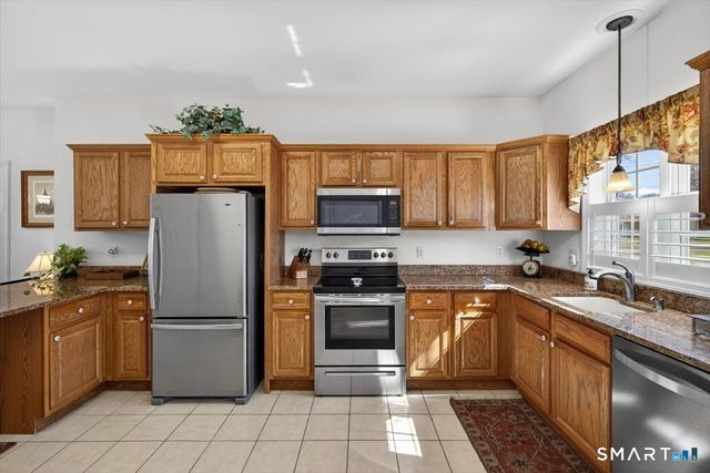 500 Elm Street 13-6, North Haven, CT 06473