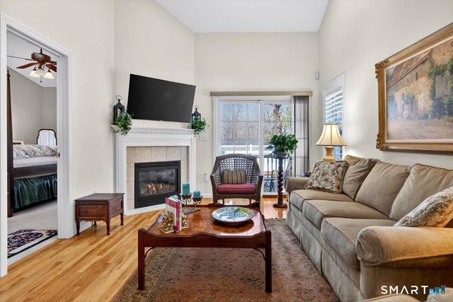 500 Elm Street 13-6, North Haven, CT 06473