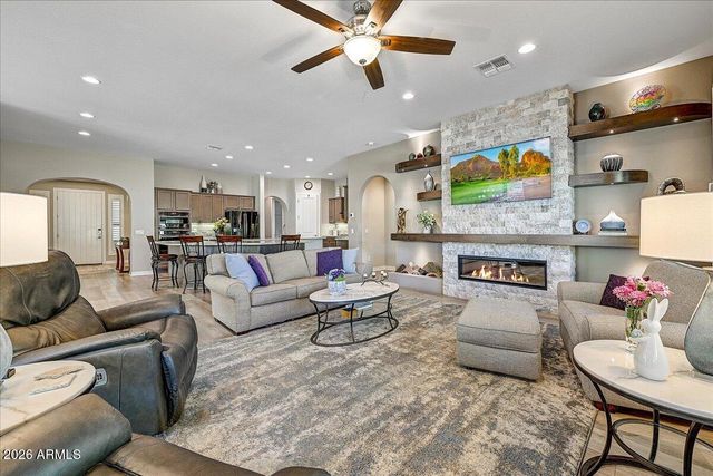 2012 W ANDALUSIAN Trail, Phoenix, AZ 85085