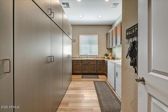 2012 W ANDALUSIAN Trail, Phoenix, AZ 85085