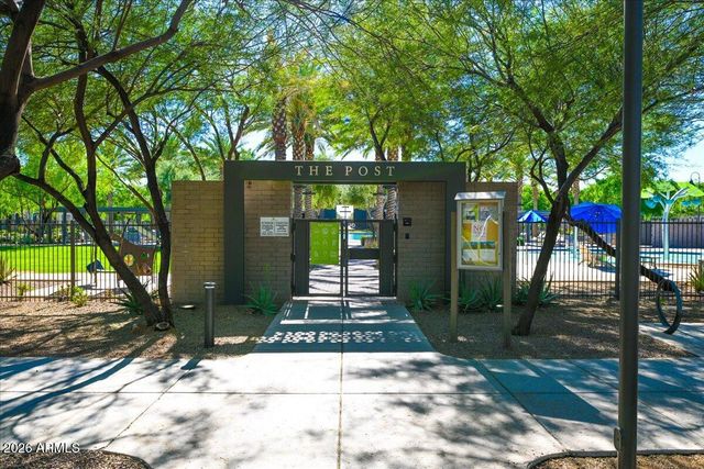 2012 W ANDALUSIAN Trail, Phoenix, AZ 85085