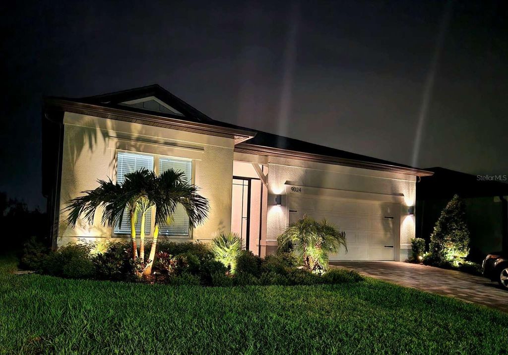 Image 3 of property listing at 9024 BARRIER COAST TRAIL, Parrish, FL 34219