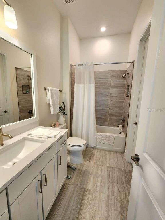 Image 27 of property listing at 9024 BARRIER COAST TRAIL, Parrish, FL 34219