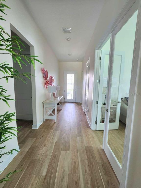 Image 5 of property listing at 9024 BARRIER COAST TRAIL, Parrish, FL 34219