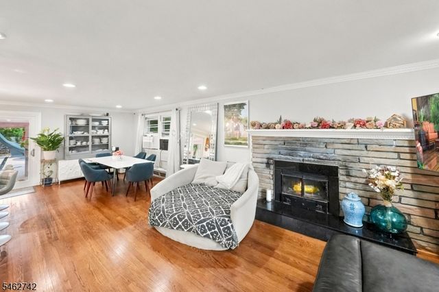 17 Harrison Ave, Long Hill Twp., NJ 07933