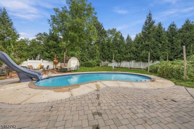 17 Harrison Ave, Long Hill Twp., NJ 07933