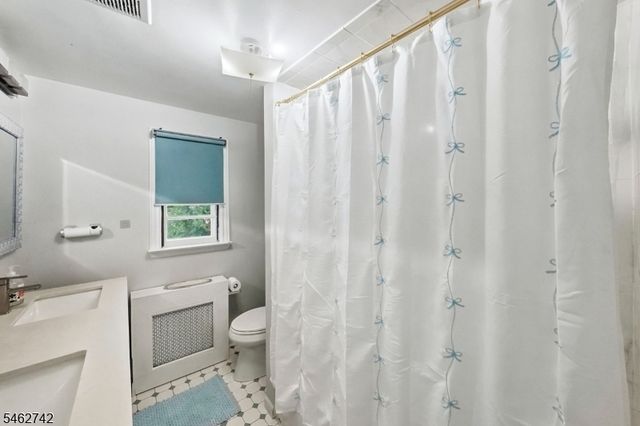 17 Harrison Ave, Long Hill Twp., NJ 07933