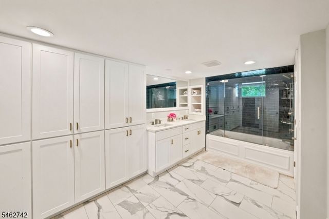 17 Harrison Ave, Long Hill Twp., NJ 07933