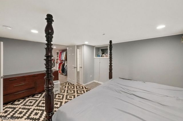 17 Harrison Ave, Long Hill Twp., NJ 07933