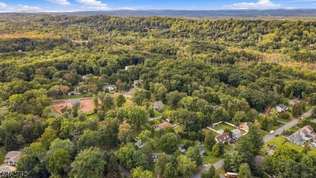 17 Harrison Ave, Long Hill Twp., NJ 07933