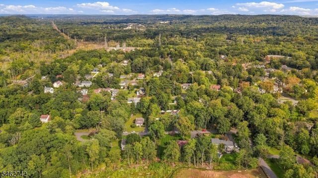 17 Harrison Ave, Long Hill Twp., NJ 07933