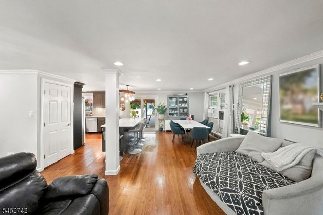 17 Harrison Ave, Long Hill Twp., NJ 07933
