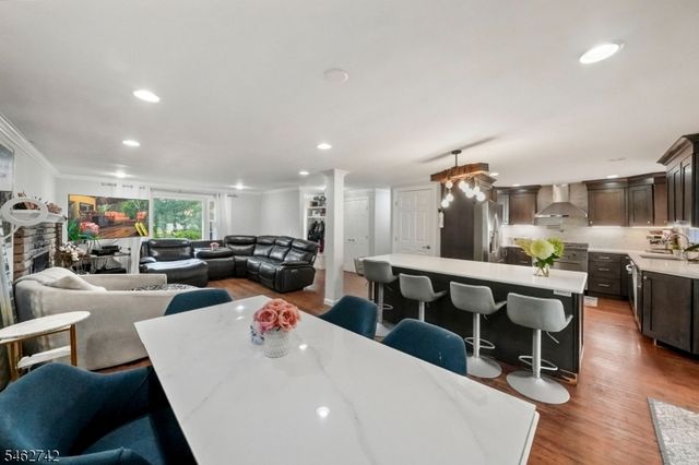 17 Harrison Ave, Long Hill Twp., NJ 07933