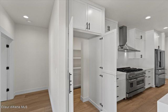 9345 N Secretariat Ln, Hayden, ID 83835