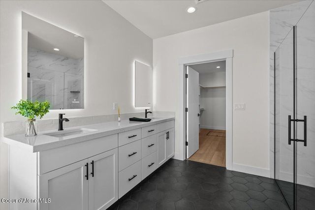 9345 N Secretariat Ln, Hayden, ID 83835