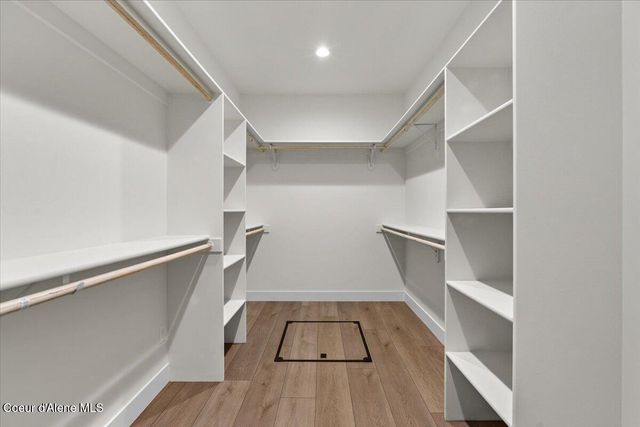 9345 N Secretariat Ln, Hayden, ID 83835