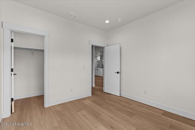 9345 N Secretariat Ln, Hayden, ID 83835