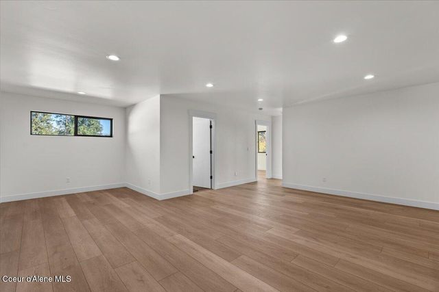 9345 N Secretariat Ln, Hayden, ID 83835