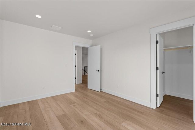 9345 N Secretariat Ln, Hayden, ID 83835