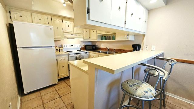 3586 CAPEHAZE DRIVE B4, Rotonda West, FL 33947