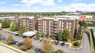 2201 S Grace Street 305, Lombard, IL 60148