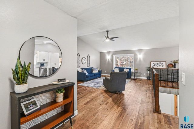 3805 S Bedford Ave Avenue, Sioux Falls, SD 57103