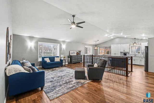 3805 S Bedford Ave Avenue, Sioux Falls, SD 57103