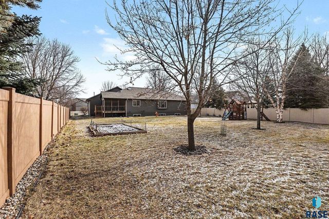3805 S Bedford Ave Avenue, Sioux Falls, SD 57103