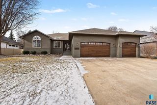 3805 S Bedford Ave Avenue, Sioux Falls, SD 57103