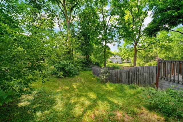 1516 Plymouth Street, Jackson, MI 49203