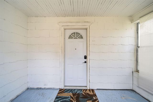 1516 Plymouth Street, Jackson, MI 49203