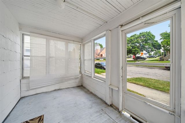 1516 Plymouth Street, Jackson, MI 49203