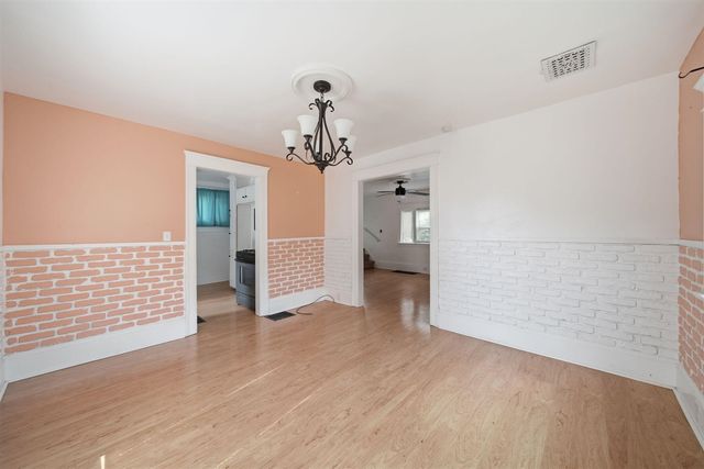1516 Plymouth Street, Jackson, MI 49203