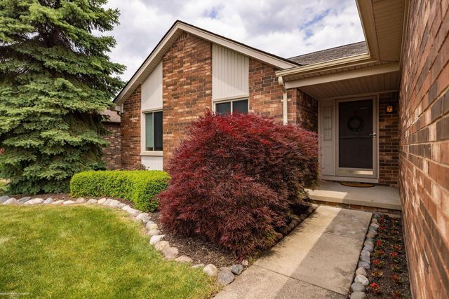 15589 Winter Park Drive, Macomb Twp, MI 48044