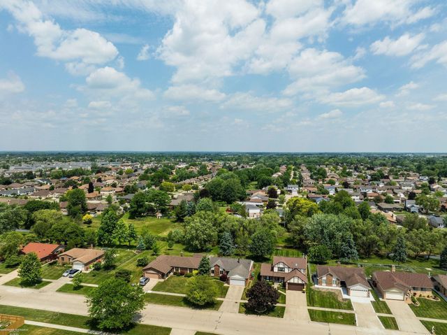 15589 Winter Park Drive, Macomb Twp, MI 48044